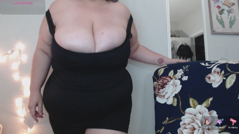 LuckLucy's Streamate show and profile