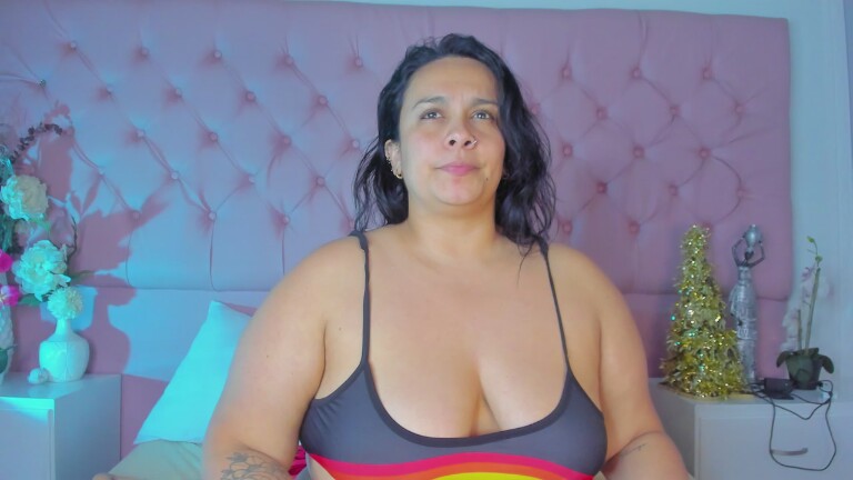 Nina_Lisboah's Streamate show and profile