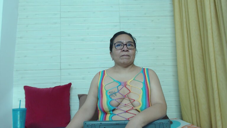 AnaSmile's Streamate show and profile