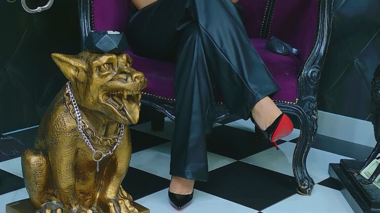 ErynDivya's Streamate show and profile