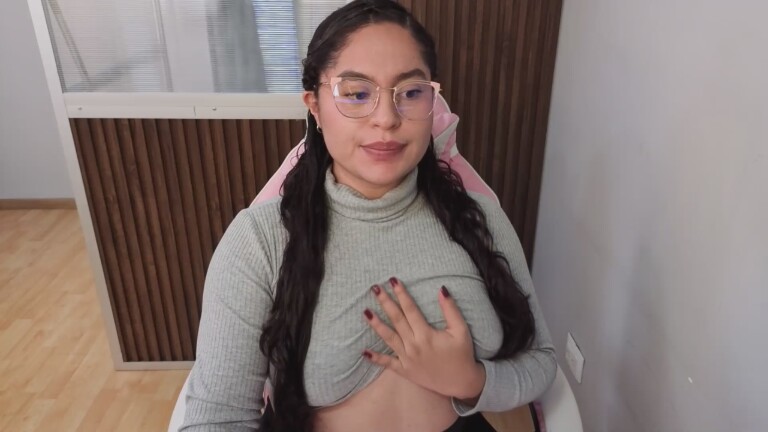 SharaThomas's Streamate show and profile