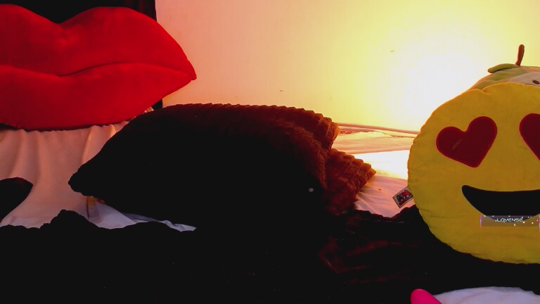 piaf_cute's Streamate show and profile