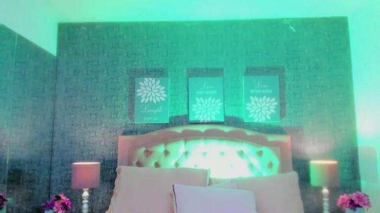 MierukoTsuki's Streamate show and profile