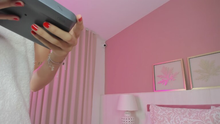 LuanaDavis's Streamate show and profile